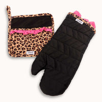 Lynnee Cookware Oven Mitt and Pot Holder set, Leopard with hot pink accents. 100% cotton surface, 80% polyester and 20% nylon liner